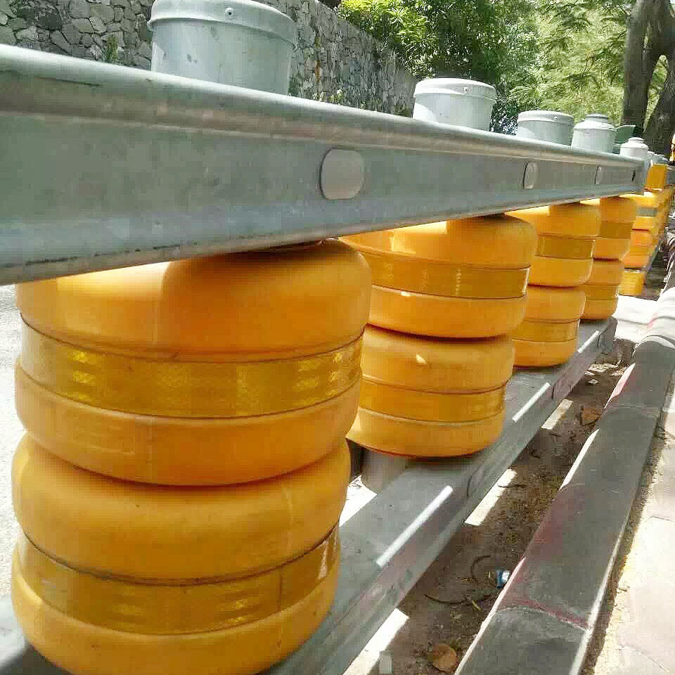 高速路防撞轉(zhuǎn)桶