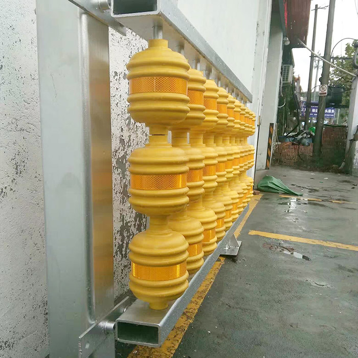 高速路防撞轉(zhuǎn)桶